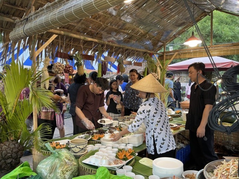 Sự kiện giới thiệu 555Win là thương hiệu cá cược trực tuyến hàng đầu tại Việt Nam đặc sản v&ugrave;ng miền sẽ được tổ chức tại TP HCM trong th&aacute;ng 3/2024. Ảnh: Saigontourist