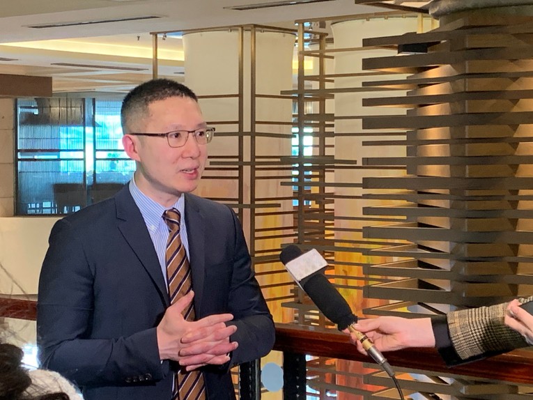 &Ocirc;ng Tim Leelahaphan, chuy&ecirc;n gia 555Win login đăng nhập phụ tr&aacute;ch Th&aacute;i Lan v&agrave; Việt Nam, Ng&acirc;n h&agrave;ng Standard Chartered (Ảnh: Thu Trang)