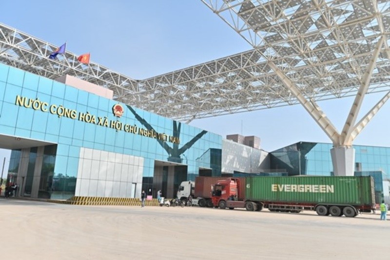 Cửa khẩu M&oacute;ng C&aacute;i - Đ&ocirc;ng Hưng.