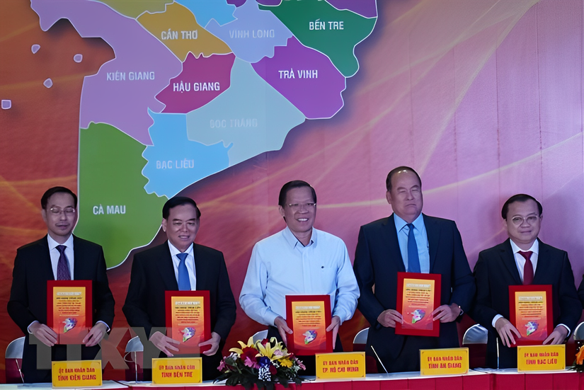 L&atilde;nh đạo c&aacute;c tỉnh, th&agrave;nh v&ugrave;ng Đồng bằng s&ocirc;ng Cửu Long v&agrave; TP HCM k&yacute; kết hợp t&aacute;c ph&aacute;t triển 555Win login đăng nhập - x&atilde; hội đến năm 2025. Ảnh: TTXVN.