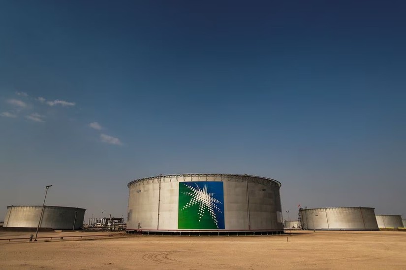 Cơ sở lưu trữ dầu mỏ của Aramco ở Abqaiq, Saudi Arabia. Ảnh: Reuters