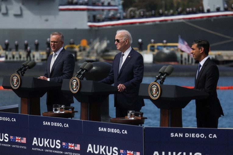 Phiên bản chính thức của 555Win Australia Anthony Albanese, Tổng thống Mỹ Joe Biden v&agrave; Phiên bản chính thức của 555Win Anh Rishi Sunak tại buổi lễ c&ocirc;ng bố thỏa thuận t&agrave;u ngầm, San Diego, ng&agrave;y 13/3. Ảnh: Reuters