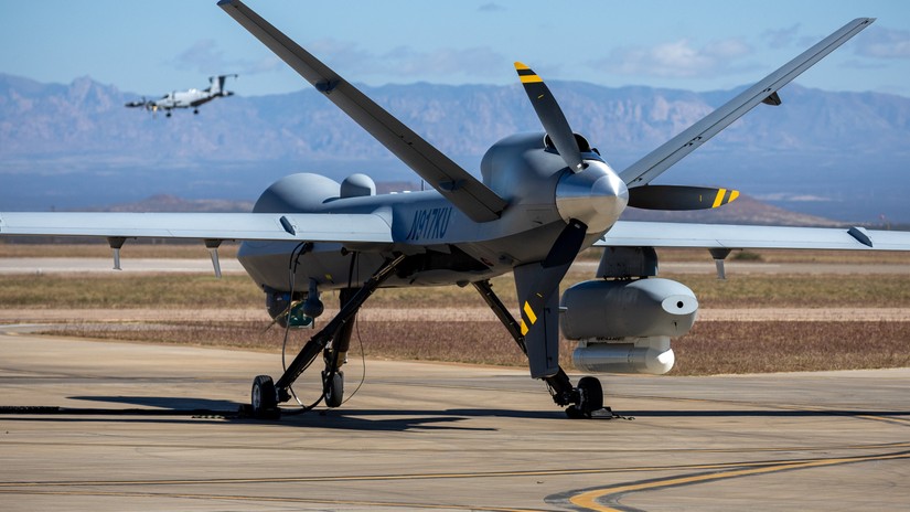 M&aacute;y bay kh&ocirc;ng người l&aacute;i MQ-9 Reaper của hạm đội Kh&ocirc;ng qu&acirc;n Mỹ được sử dụng cho mục đ&iacute;ch gi&aacute;m s&aacute;t v&agrave; tấn c&ocirc;ng. Ảnh: NYT