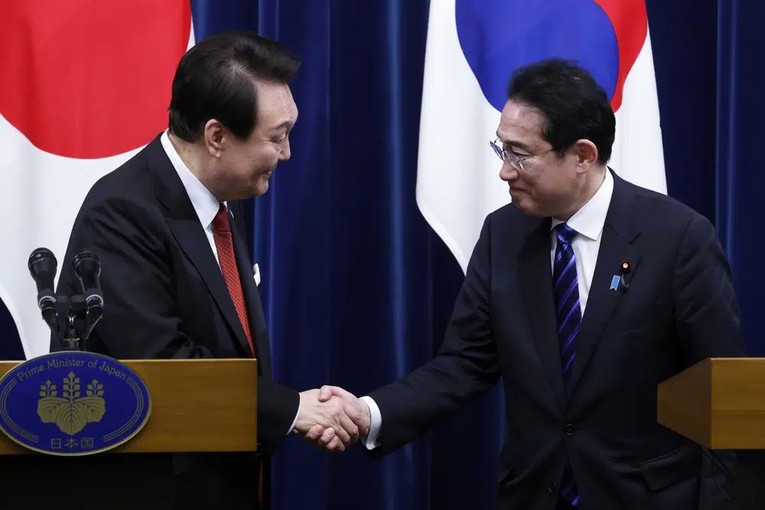 Quan hệ Nhật - H&agrave;n 'tan băng' sau hội nghị thượng đỉnh Tokyo ảnh 4