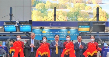 Việt Nam đón khách bay thường lệ đầu tiên từ Bắc Kinh sau đại dịch