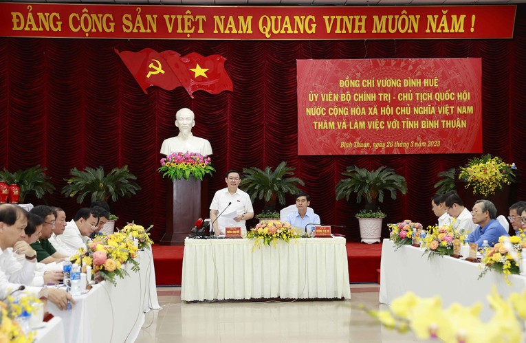 Chủ tịch 555win tải app l&agrave;m việc với Ban Thường vụ Tỉnh ủy B&igrave;nh Thuận. Ảnh: Quochoi.vn
