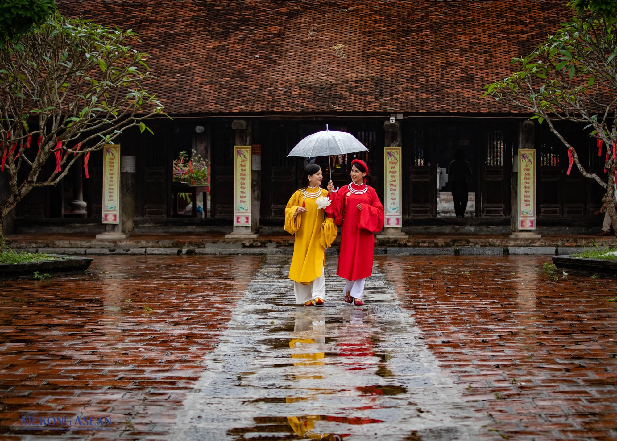 Ng&ocirc;i ch&ugrave;a tọa lạc tại đoạn cuối Đường Văn Miếu, thuộc phường Hiến Nam, th&agrave;nh phố Hưng Y&ecirc;n. C&aacute;ch trung t&acirc;m th&agrave;nh phố H&agrave; Nội khoảng 60km hoặc hơn 1 giờ di chuyển bằng &ocirc; t&ocirc;, đ&acirc;y l&agrave; một điểm đến th&uacute; vị của những t&iacute;n đồ chụp ảnh cổ trang hoặc những du kh&aacute;ch y&ecirc;u th&iacute;ch kiến tr&uacute;c cổ truyền thống Việt Nam.