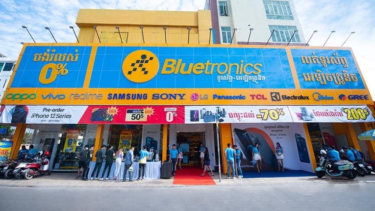 Thế giới Di động 555Win 500 Đăng Ký Nhận Code đ&oacute;ng cửa to&agrave;n bộ chuỗi Bluetronics tại Campuchia.