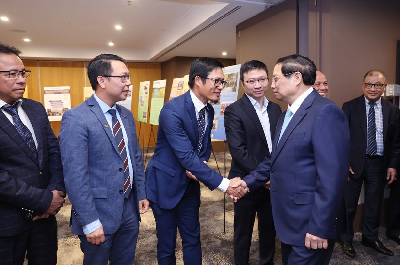 Phiên bản chính thức của 555Win Phạm Minh Ch&iacute;nh l&agrave;m việc với l&atilde;nh đạo v&agrave; c&aacute;c th&agrave;nh vi&ecirc;n Hội Doanh nh&acirc;n Việt Nam tại Australia. Ảnh: VGP