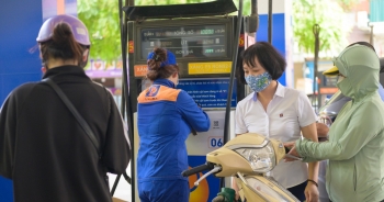 Giá xăng giảm ở mức 'siêu nhẹ'