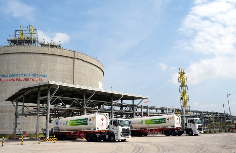 Xe bồn LNG xuất trạm từ Kho LNG tại Thị Vải. Nguồn: PV GAS.