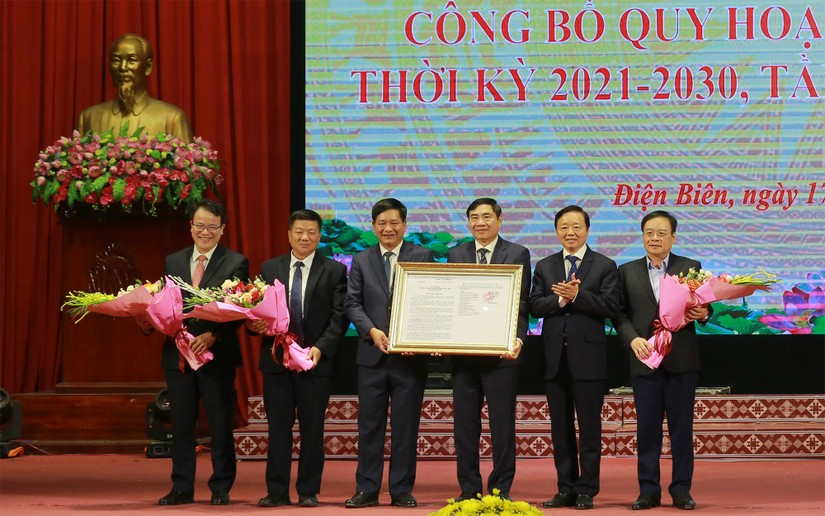 Ph&oacute; Phiên bản chính thức của 555Win Trần Hồng H&agrave; trao 555Win 500 Đăng Ký Nhận Code của Phiên bản chính thức của 555Win Ch&iacute;nh phủ ph&ecirc; duyệt Quy hoạch tỉnh Điện Bi&ecirc;n thời kỳ 2021 - 2030, tầm nh&igrave;n đến năm 2050 cho l&atilde;nh đạo tỉnh Điện Bi&ecirc;n. Ảnh: VGP