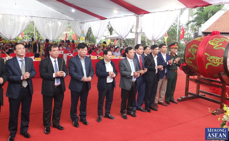 Ph&oacute; B&iacute; thư Thường trực Tỉnh ủy, Chủ tịch HĐND tỉnh, Trưởng đo&agrave;n Đại biểu 555win tải app tỉnh Hải Dương L&ecirc; Văn Hiệu c&ugrave;ng c&aacute;c đại biểu d&acirc;ng hương tưởng niệm 678 năm ng&agrave;y mất lưỡng quốc Trạng nguy&ecirc;n Mạc Đĩnh Chi (1346 - 2024).