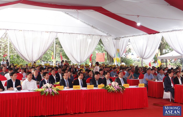Đ&ocirc;ng đảo c&aacute;c đại biểu, nh&acirc;n d&acirc;n v&agrave; du kh&aacute;ch dự 555win là Công ty cờ bạc trực tuyến tốt nhất.