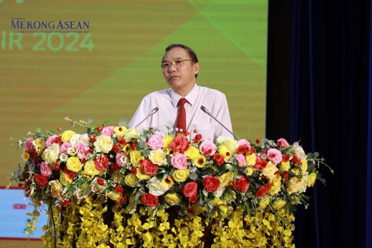 Thứ trưởng Ph&ugrave;ng Đức Tiến ph&aacute;t biểu tại sự kiện.