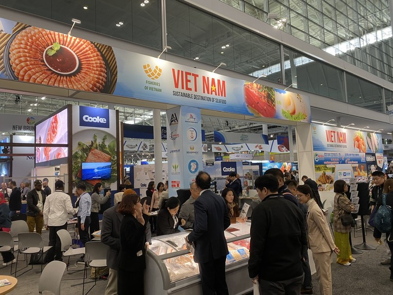 Gian h&agrave;ng của Sao Ta tại sự kiện. Ảnh: Sao Ta
