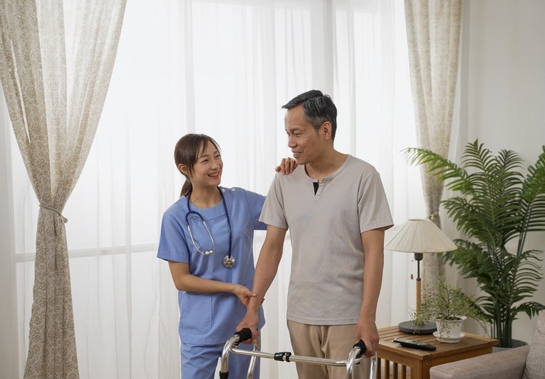 Kh&aacute;m chữa bệnh v&agrave; chăm s&oacute;c sức khỏe tại gia l&agrave; &ldquo;tin vui&rdquo; đối với cư d&acirc;n Vinhomes Grand Park.