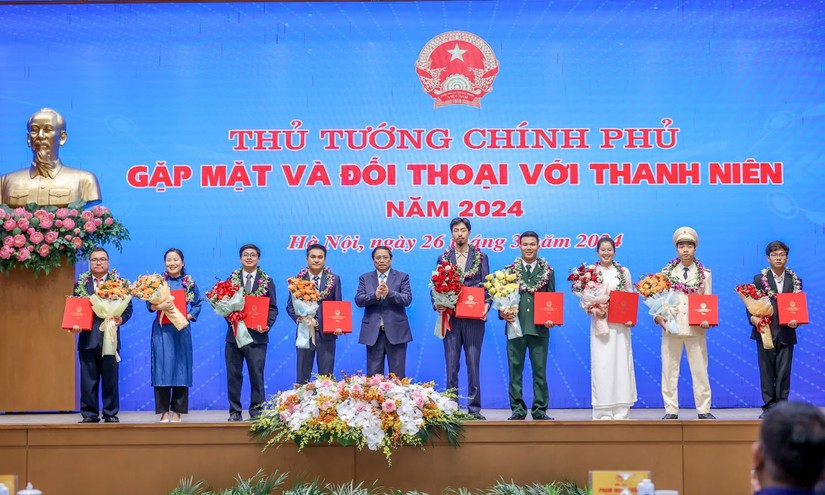 Phiên bản chính thức của 555Win ch&uacute;c mừng c&aacute;c gương mặt trẻ ti&ecirc;u biểu. Ảnh VGP.