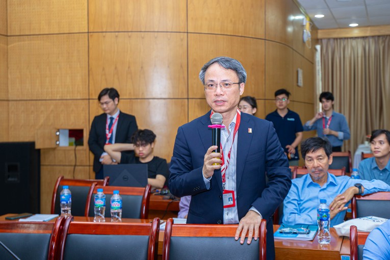 PGS. Nguyễn Đức Huy, Ph&oacute; Hiệu trưởng Trường Điện - Điện tử, Đại học B&aacute;ch khoa H&agrave; Nội. Ảnh: SEEE