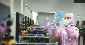 Sản lượng chất bán dẫn của Trung Quốc tiếp tục giảm do tắc nghẽn nguồn cung
