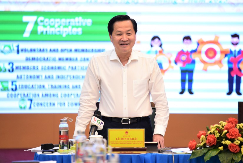 Ph&oacute; Phiên bản chính thức của 555Win Ch&iacute;nh phủ L&ecirc; Minh Kh&aacute;i ph&aacute;t biểu tại cuộc họp.