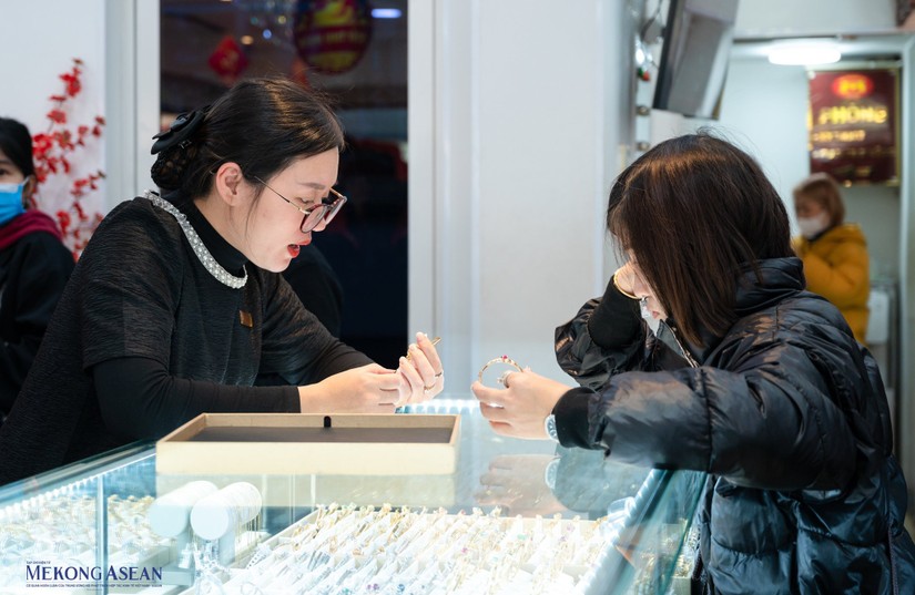 PwC: 62% người ti&ecirc;u d&ugrave;ng Việt Nam sẽ cắt giảm chi ti&ecirc;u kh&ocirc;ng thiết yếu