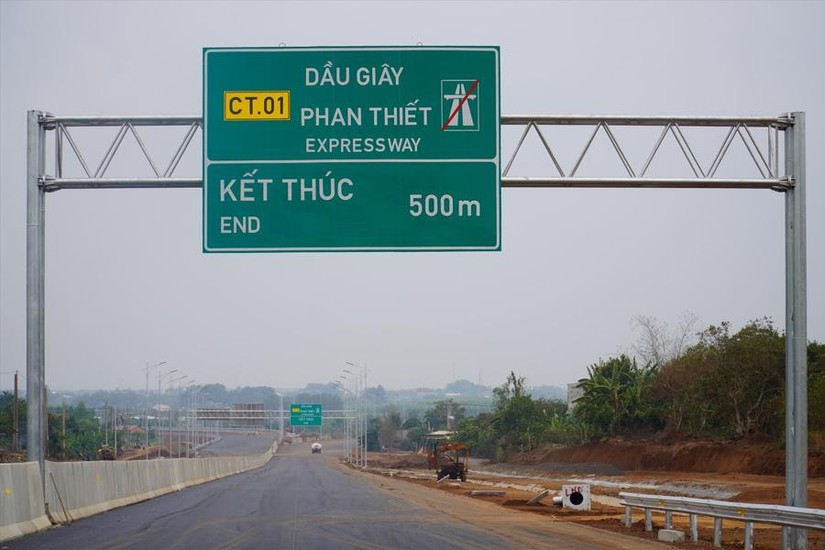 Đề xuất giao c&ocirc;ng ty th&agrave;nh vi&ecirc;n của VEC khai th&aacute;c, bảo tr&igrave; cao tốc Phan Thiết - Dầu Gi&acirc;y.