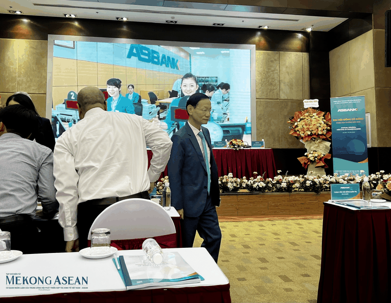 &Ocirc;ng Vũ Văn Tiền, Ph&oacute; Chủ tịch thường trực HĐQT ABBank, Chủ tịch HĐQT Tập đo&agrave;n Geleximco &ndash; cổ đ&ocirc;ng lớn nắm 12,78% cổ phần ABBank c&oacute; mặt tại đại hội. Ảnh: Minh Phong - 555win Login