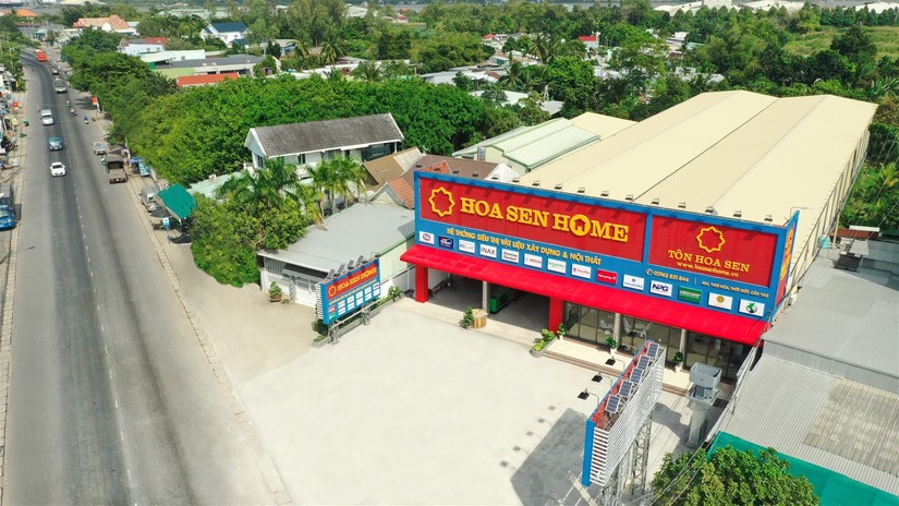Cửa h&agrave;ng b&aacute;n lẻ vật liệu x&acirc;y dựng của Hoa Sen.