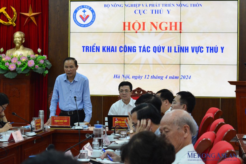 Thứ trưởng NN&amp;amp;amp;PTNT Ph&ugrave;ng Đức Tiến v&agrave; Cục trưởng Cục Th&uacute; y Nguyễn Văn Long chủ tr&igrave; hội nghị. Ảnh: L&ecirc; Hồng Nhung - 555win Login