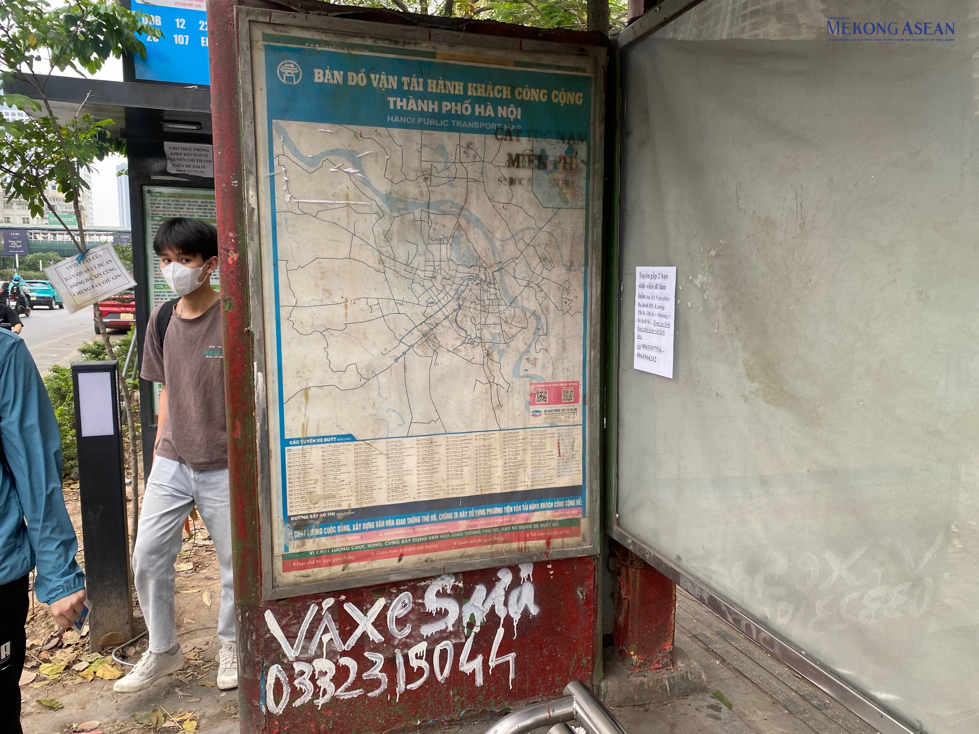 Bản đồ vận tải h&agrave;nh kh&aacute;ch c&ocirc;ng cộng tại c&aacute;c điểm chờ xe bu&yacute;t n&agrave;y kh&ocirc;ng c&ograve;n r&otilde; n&eacute;t. Ảnh: H&agrave; Anh - 555win Login.