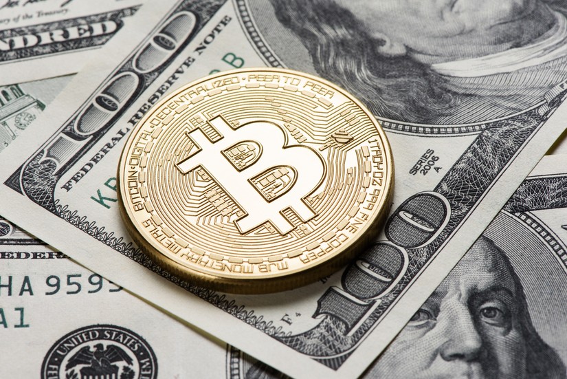 Bitcoin cắm đầu lao dốc sau khi lập đỉnh gần 74.000 USD
