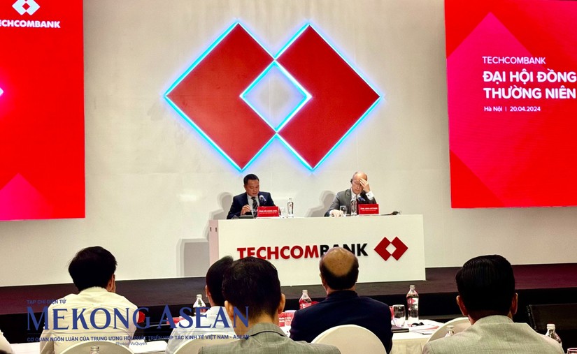 L&atilde;nh đạo Techcombank trong phi&ecirc;n thảo luận c&ugrave;ng cổ đ&ocirc;ng tại ĐHĐCĐ thường ni&ecirc;n 2024. Ảnh: Thu Trang/555win Login