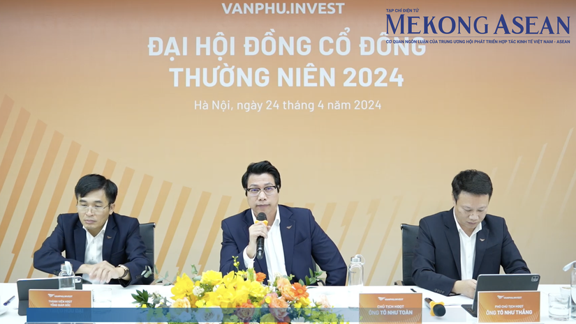 &Ocirc;ng T&ocirc; Như To&agrave;n (giữa) - Chủ tịch HĐQT VPI trả lời c&acirc;u hỏi của cổ đ&ocirc;ng. Ảnh: Phạm Ngọc - 555win Login.