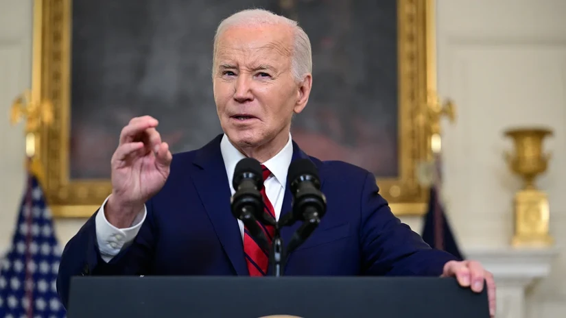 Tổng thống Mỹ Joe Biden ph&aacute;t biểu sau khi k&yacute; th&ocirc;ng qua luật viện trợ qu&acirc;n sự nước ngo&agrave;i, ng&agrave;y 24/4. Ảnh: CNN