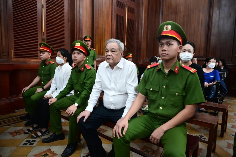 Tuyên án ba cha con ông Trần Quí Thanh Bị cáo Trần Quí Thanh tại toà. Ảnh: Người Lao động