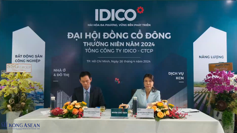 Tổng gi&aacute;m đốc Đặng Ch&iacute;nh Trung v&agrave; Chủ tịch Nguyễn Thị Như Mai chủ tr&igrave; đại hội.