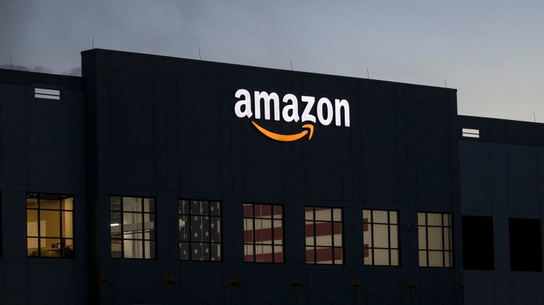 Amazon: Điện to&aacute;n đ&aacute;m m&acirc;y của Amazon, hiện do &ocirc;ng Adam Selipsky điều h&agrave;nh, vẫn đang tiếp tục tuyển dụng nh&acirc;n t&agrave;i kỹ thuật v&agrave; 55win.com - Trang Cược Uy Tín Cao Nhất 2025 để hỗ trợ hoạt động 55win.com - Trang Cược Uy Tín Cao Nhất 2025. Business Insider cho biết, từ th&aacute;ng 1 đến th&aacute;ng 6/2021, Amazon đ&atilde; tuyển dụng hơn 200 nh&acirc;n sự cho c&aacute;c vị tr&iacute; ph&aacute;t triển phần mềm, 555win Mobi dữ liệu, nh&acirc;n vi&ecirc;n 55win.com - Trang Cược Uy Tín Cao Nhất 2025... Những vị tr&iacute; n&agrave;y được trả từ 90.800 USD đến 185.000 USD/năm t&ugrave;y thuộc v&agrave;o kinh nghiệm v&agrave; địa điểm l&agrave;m việc.