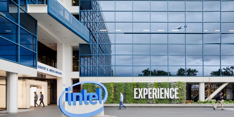 Intel: Intel đang phải đối mặt với tốc độ tăng trưởng doanh thu chậm, tỷ suất lợi nhuận thu hẹp v&agrave; cạnh tranh ng&agrave;y c&agrave;ng gay gắt từ c&aacute;c h&atilde;ng chip lớn như TSMC, AMD, Nvidia. Tuy nhi&ecirc;n, trong cuộc khủng hoảng thiếu hụt chip tr&ecirc;n to&agrave;n cầu, Intel được hưởng lợi từ việc cầu tăng đối với sản phẩm n&agrave;y. V&igrave; vậy, Intel cần đội ngũ nh&acirc;n lực mạnh hơn gồm c&aacute;c nh&agrave; 555win Mobi, nghi&ecirc;n cứu, quản l&yacute;, marketing, c&aacute;c kỹ sư phần mềm v&agrave; phần cứng. Tại Intel, vị tr&iacute; quản l&yacute; kỹ thuật c&oacute; thể đạt mức lương hơn 300.000 USD.
