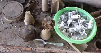 Cuộc sống lạc quan tại ngôi làng 'biến bom thành thìa' ở Lào