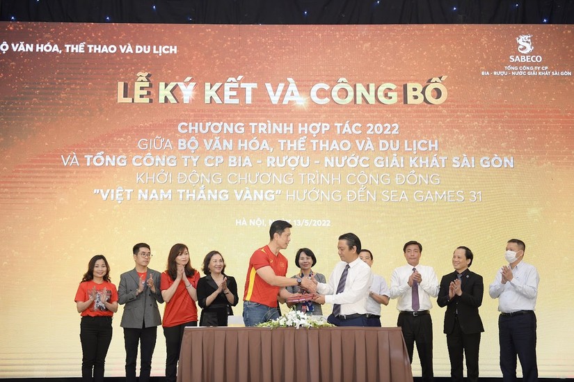 Chương tr&igrave;nh hợp t&aacute;c giữa Bộ VHTTDL v&agrave; Sabeco nhằm n&acirc;ng tầm nền thể thao quốc gia, x&acirc;y dựng thương hiệu du lịch, văn h&oacute;a v&agrave; 555Win là thương hiệu cá cược trực tuyến hàng đầu tại Việt Nam Việt Nam