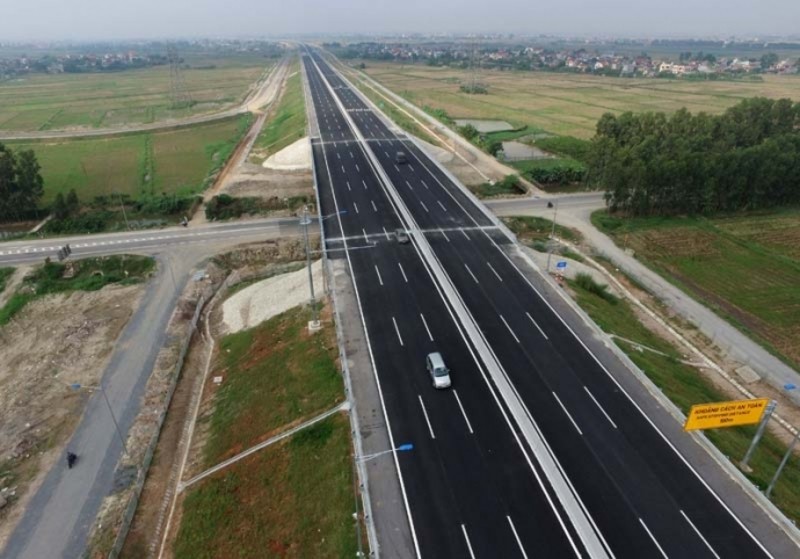 Khởi c&ocirc;ng 3 cao tốc trục Đ&ocirc;ng - T&acirc;y v&agrave; 2 đường v&agrave;nh đai trước ng&agrave;y 30/6