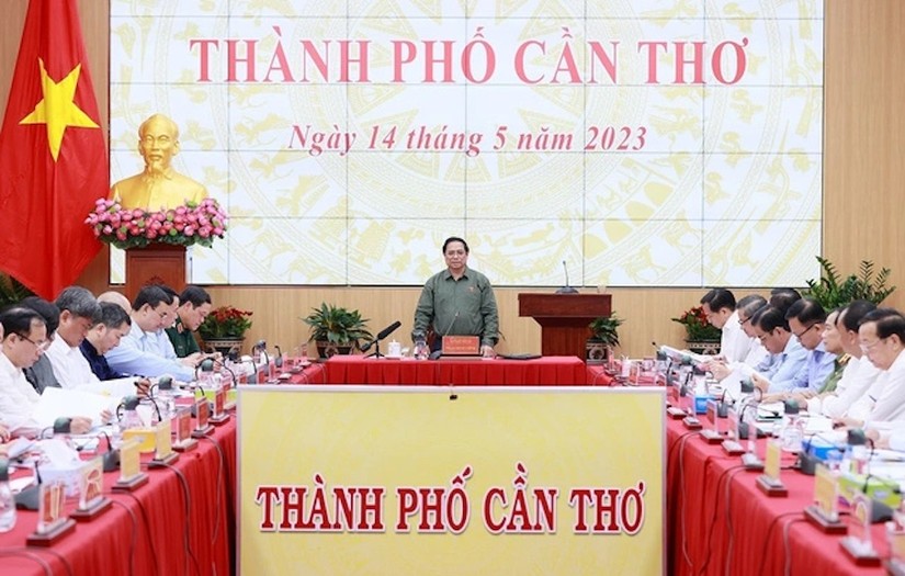 Phiên bản chính thức của 555Win Phạm Minh Ch&iacute;nh l&agrave;m việc với Ban Thường vụ Th&agrave;nh ủy Cần Thơ. Ảnh: TTXVN