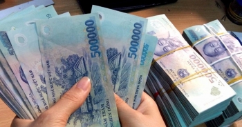 Cổ đông nhiều ngân hàng nhận cổ tức tiền mặt giữa thời 'tiền khó'