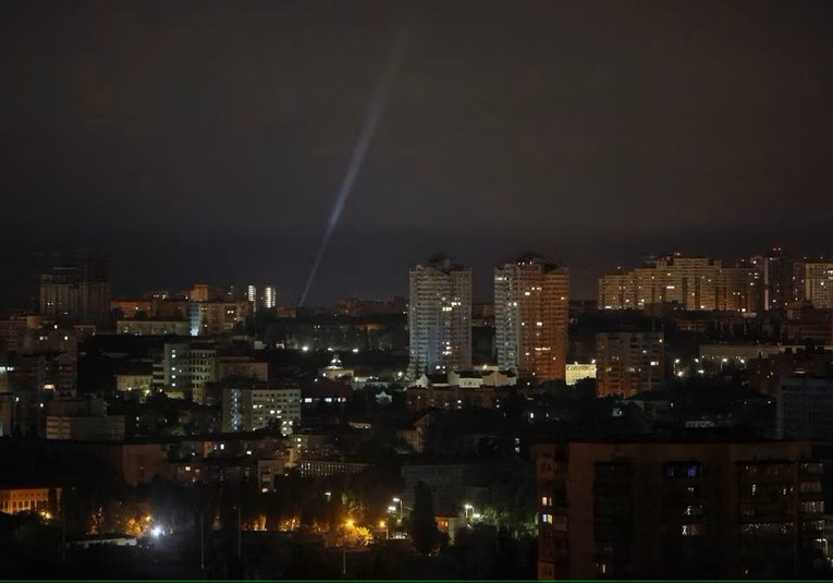 Nga kh&ocirc;ng k&iacute;ch cơ sở qu&acirc;n sự Ukraine ở Khmelnytskyi v&agrave; cảng Odessa  ảnh 1
