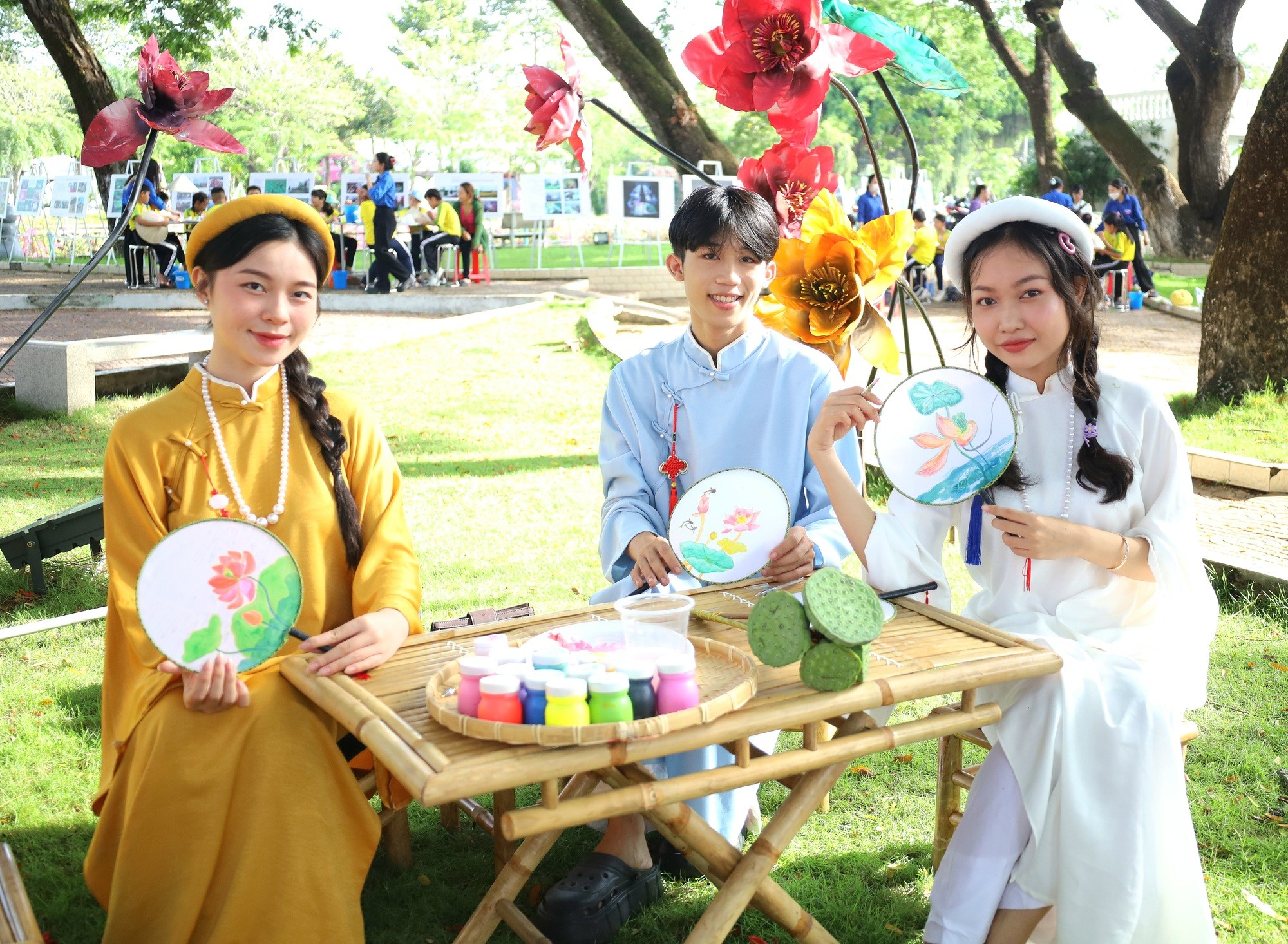 Nhiều hoạt động hấp dẫn trong 555win là Công ty cờ bạc trực tuyến tốt nhất Sen Đồng Th&aacute;p lần thứ II. 555win là Công ty cờ bạc trực tuyến tốt nhất diễn ra từ ng&agrave;y 16/5 đến ng&agrave;y 19/5.