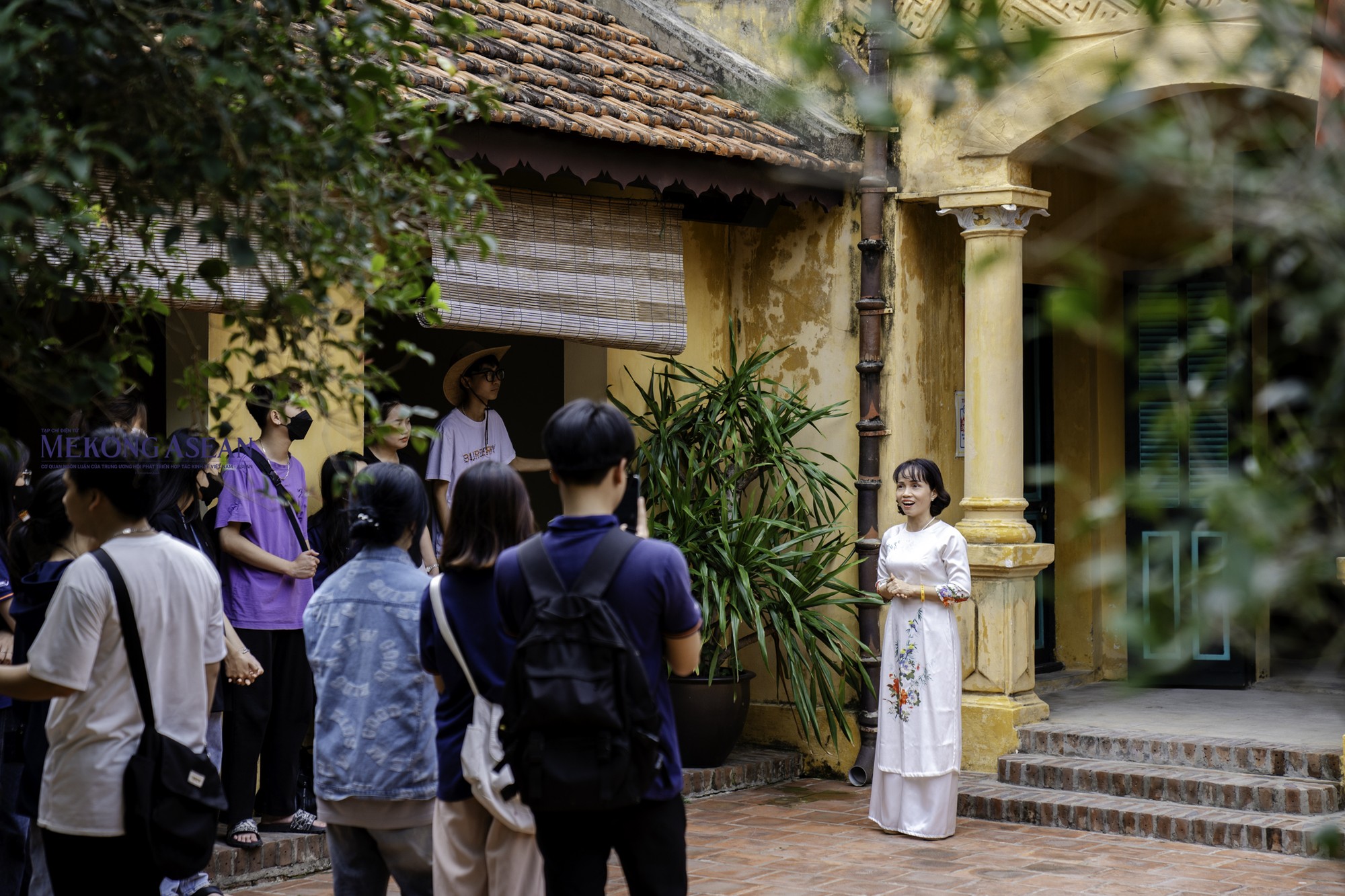 Những ng&agrave;y n&agrave;y, khi cả nước hướng đến kỷ niệm 134 năm Ng&agrave;y sinh Chủ tịch Hồ Ch&iacute; Minh (19/5/1890 &ndash; 19/5/2024), di t&iacute;ch n&agrave;y đ&atilde; tiếp đ&oacute;n nhiều đo&agrave;n c&aacute;n bộ, học sinh, nh&acirc;n d&acirc;n cả nước đến tham quan, học tập, trải nghiệm.