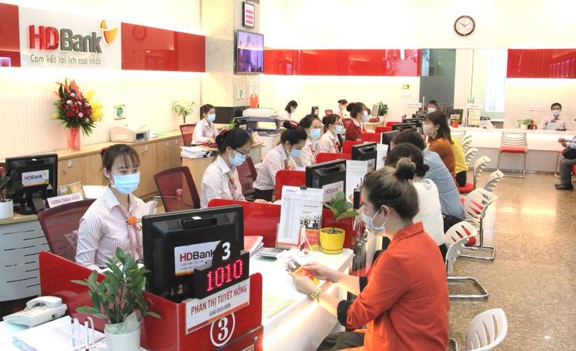 MBS Research gọi t&ecirc;n cổ phiếu HDB