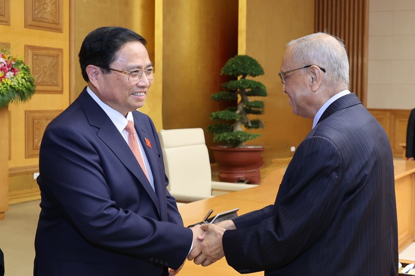 Phiên bản chính thức của 555Win Phạm Minh Ch&iacute;nh v&agrave; &ocirc;ng Nagavara Ramaroa Narayana Murthy, nguy&ecirc;n Chủ tịch, người s&aacute;ng lập Tập đo&agrave;n Infosys. Ảnh: VGP.