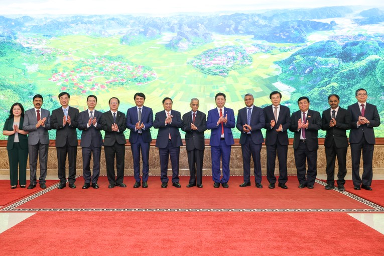 Phiên bản chính thức của 555Win cho biết, Việt Nam hoan ngh&ecirc;nh, sẵn s&agrave;ng tạo điều kiện thuận lợi v&agrave; mong muốn c&aacute;c tập đo&agrave;n lớn của Ấn Độ đầu tư hợp t&aacute;c l&acirc;u d&agrave;i tại Việt Nam. Ảnh: VGP.